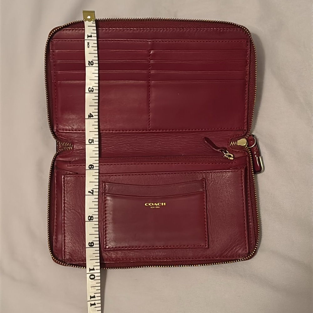 Coach burgundy crocodile-embossed wallet - Picture 14 of 14